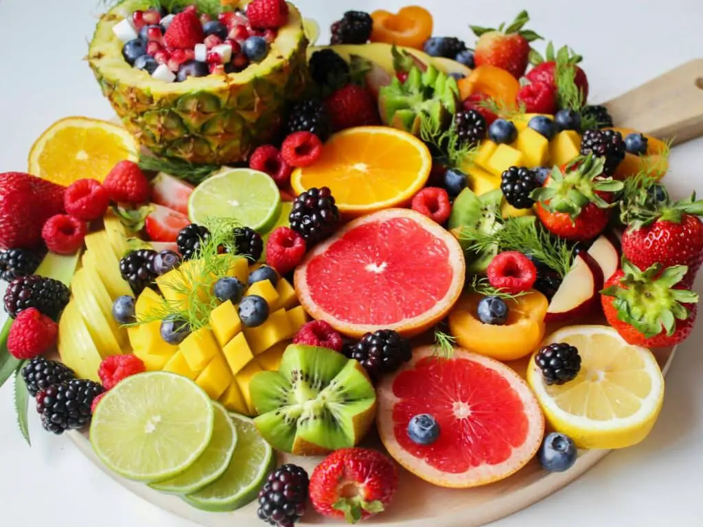 10 Healthy Breakfast Recipes to Start Your Day 2 Overnight Oats with Berries