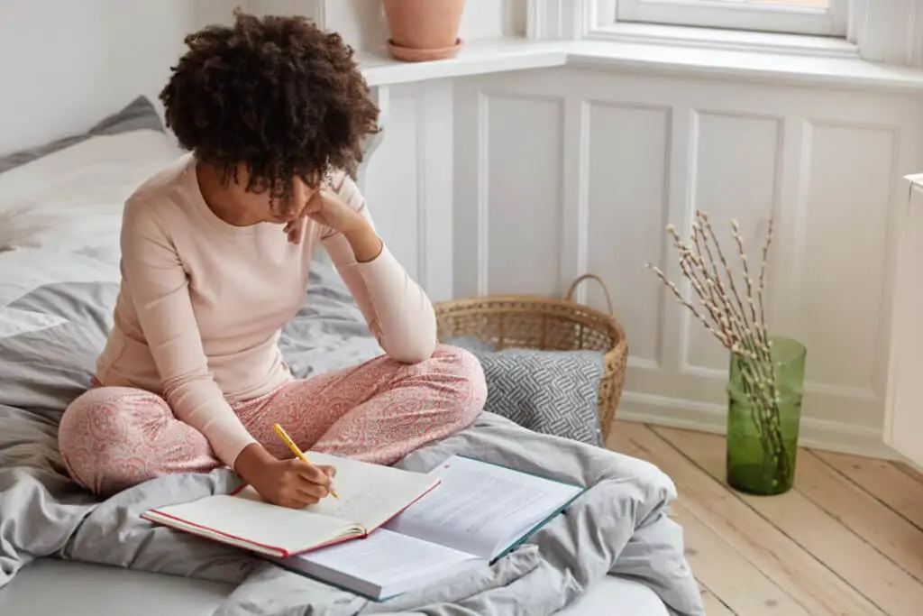 The Role of Self-Discipline in Achieving Long-Term Goals 3 building self discipline with journaling