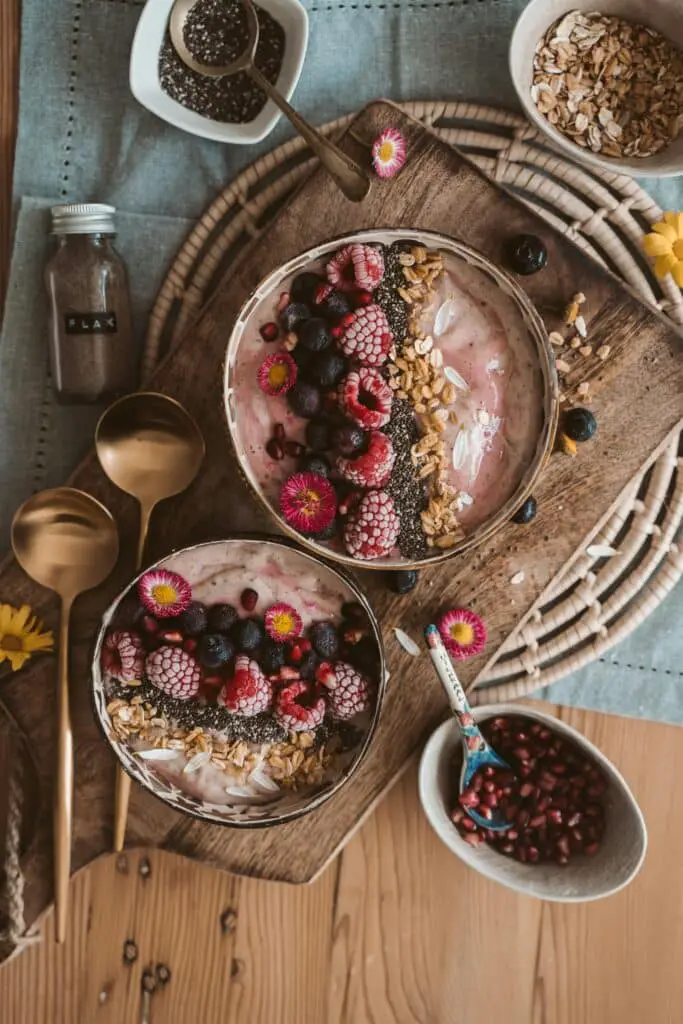 10 Healthy Dessert Ideas That Are Guilt-Free and Delicious 4 smoothie bowl 1