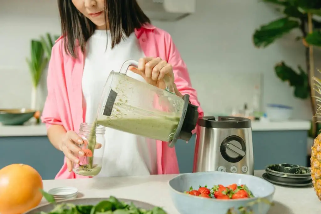 High-Protein Smoothies for Energy & Weight Loss 5 smoothies with ingredients