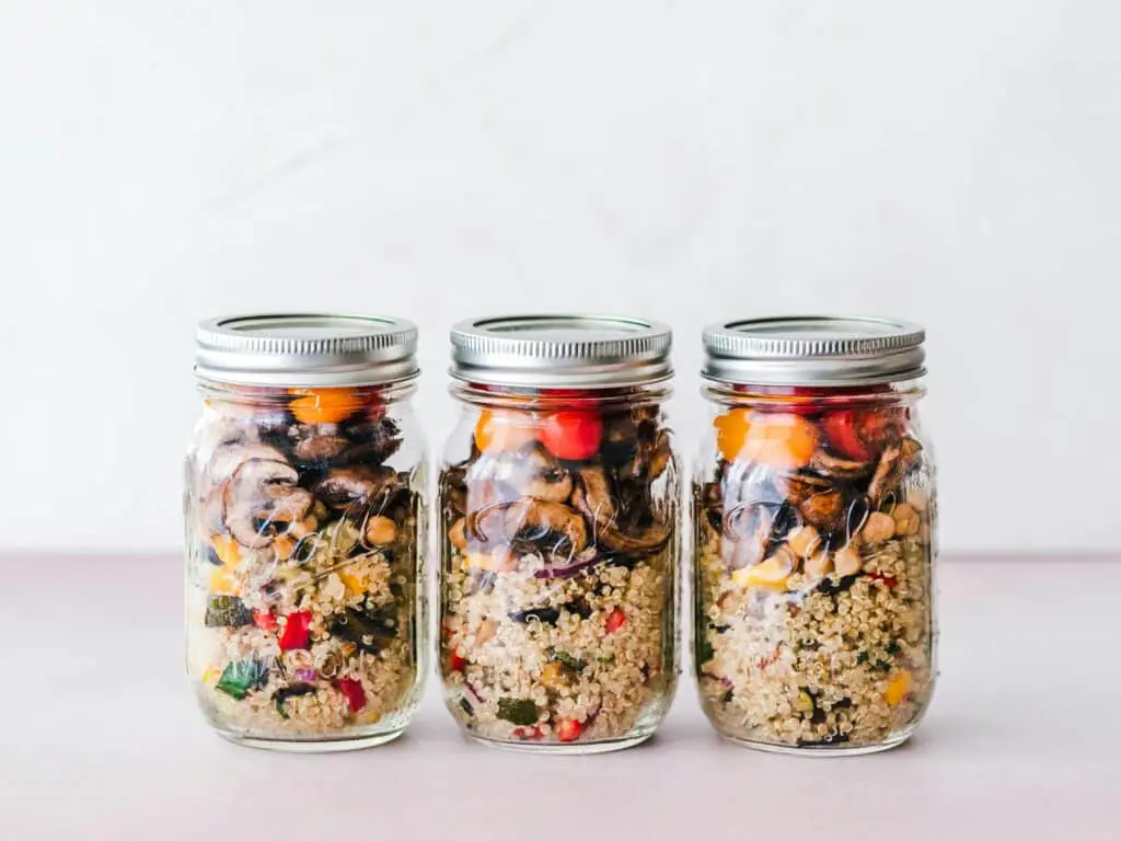 10 Healthy Meal Prep Ideas for the Week 2 mason jar salad