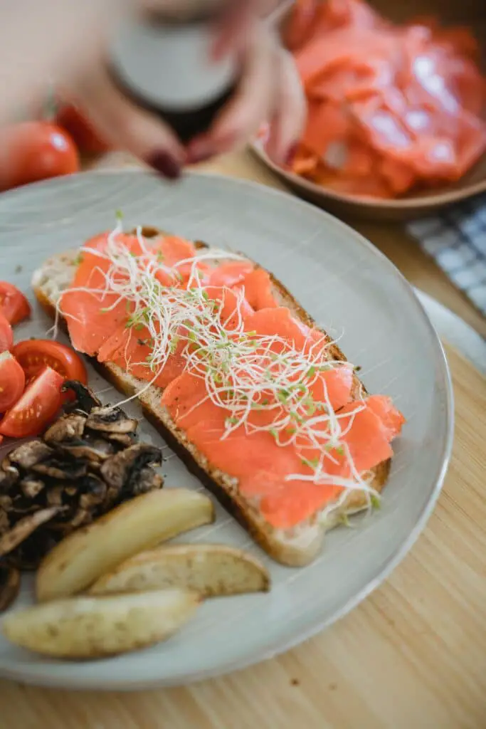 10 Healthy Meal Prep Ideas for the Week 4 salmon meal prep