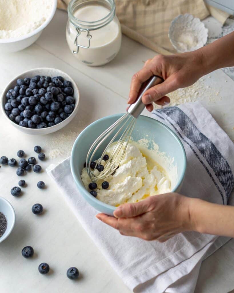 folding egg whites for blueberry fluffy cottage cheese cloud bread