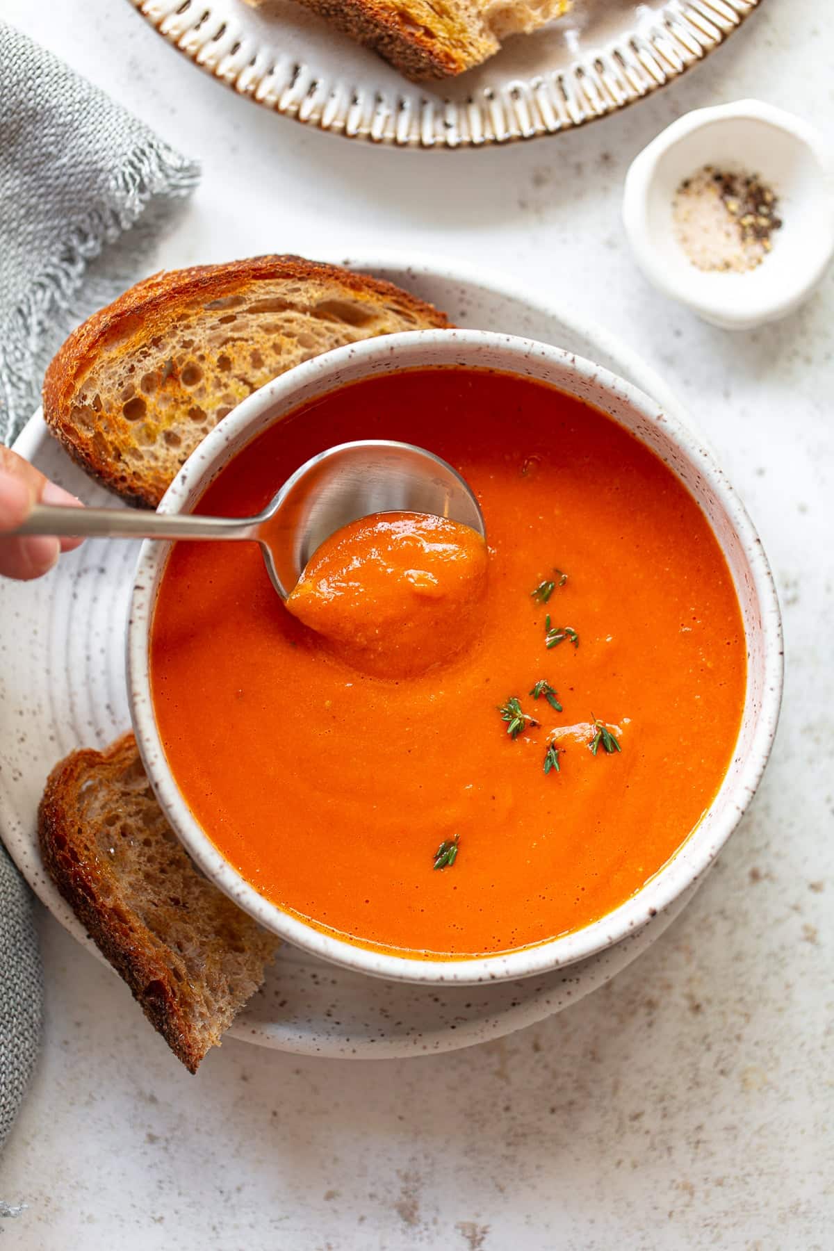 Creamy Roasted Tomato Soup with Fresh Tomatoes